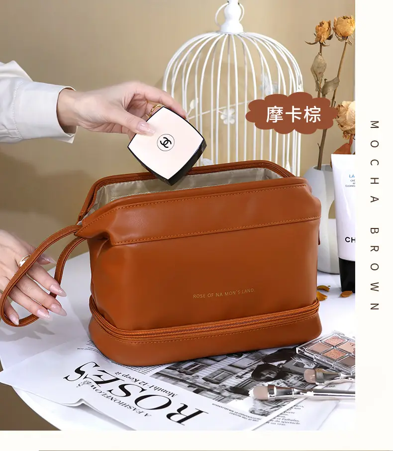 Cosmetic bag, handheld polyurethane capacious shoulder bag for traveling, high quality organizer bag, high-end — chobi 11