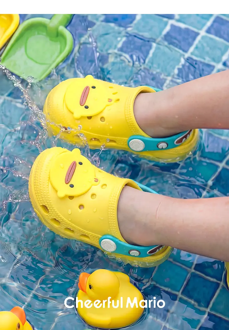 Children's cute Crocs-style slippers for boys, beach mule, soft sole, closed heel, closed toe — chobi 20