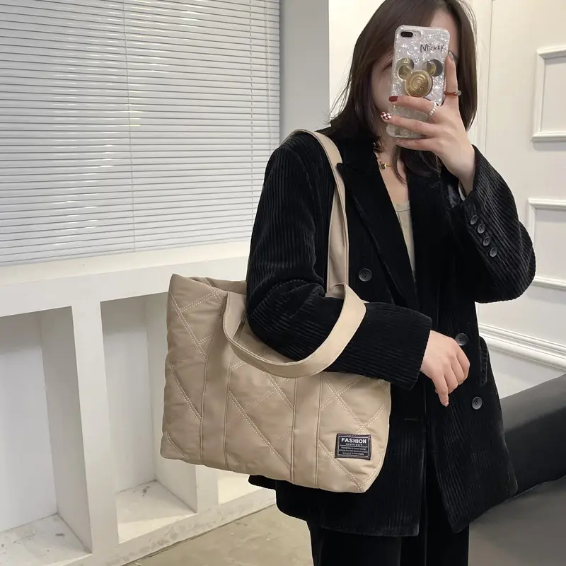 (Cross-border trading), capacious nylon trend one-shoulder bag — chobi 11