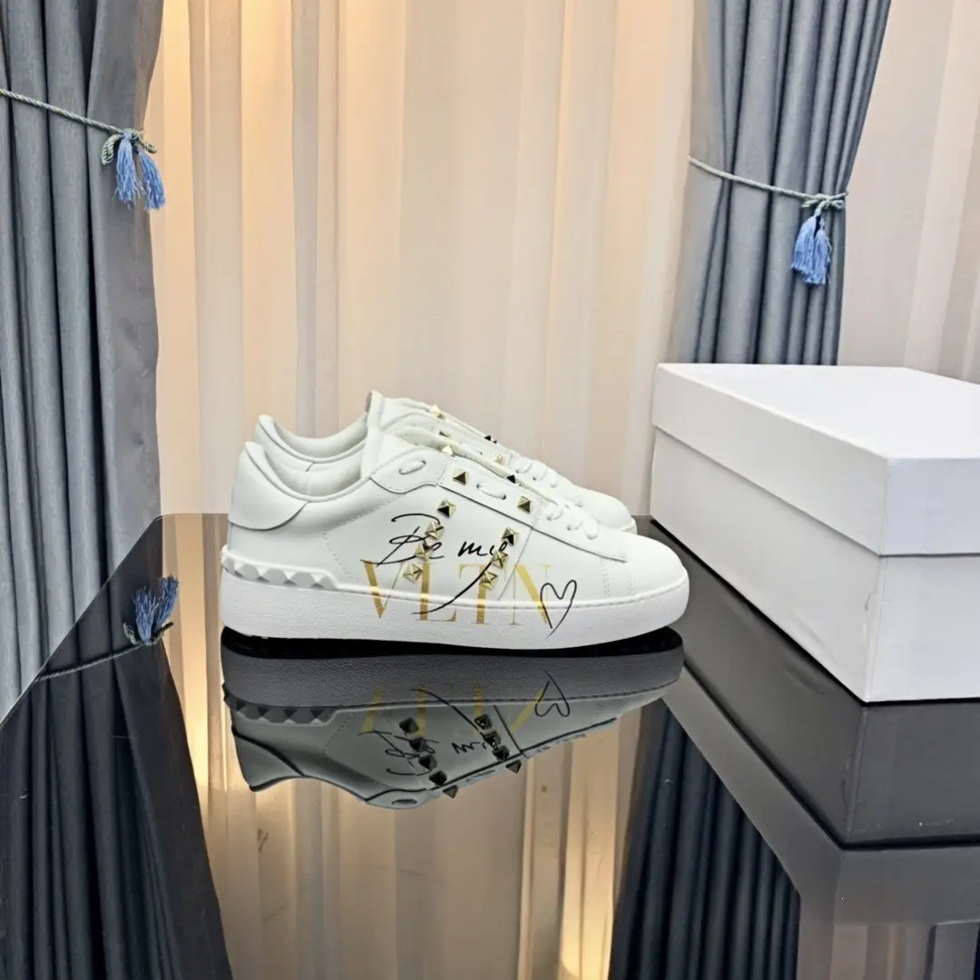 Fashionable universal sports white white sneakers with studs for men and women platform, height increasing — chobi 15