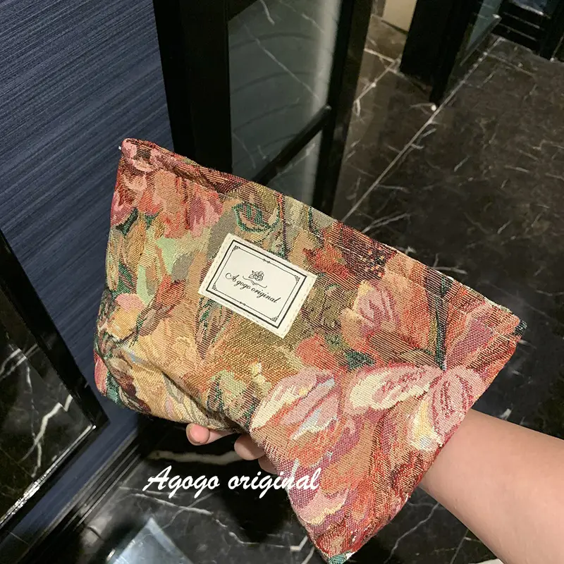 Retro cosmetic bag, capacious handheld storage bag for traveling with zipper, increased thickness — chobi 23