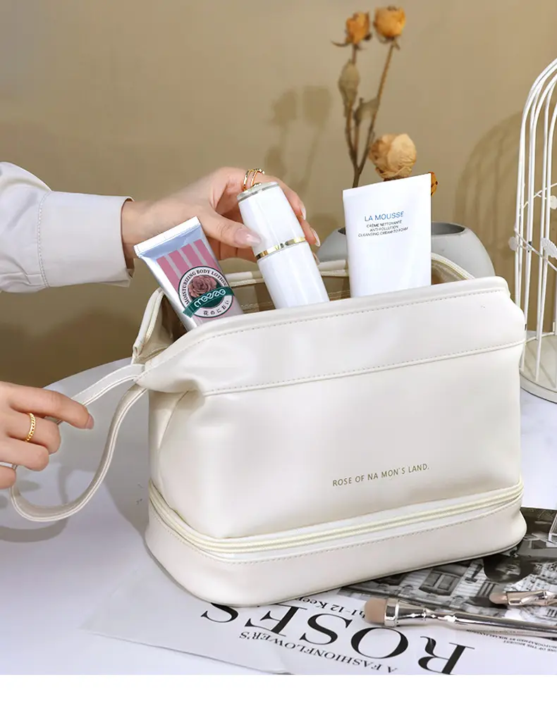 Cosmetic bag, handheld polyurethane capacious shoulder bag for traveling, high quality organizer bag, high-end — chobi 13