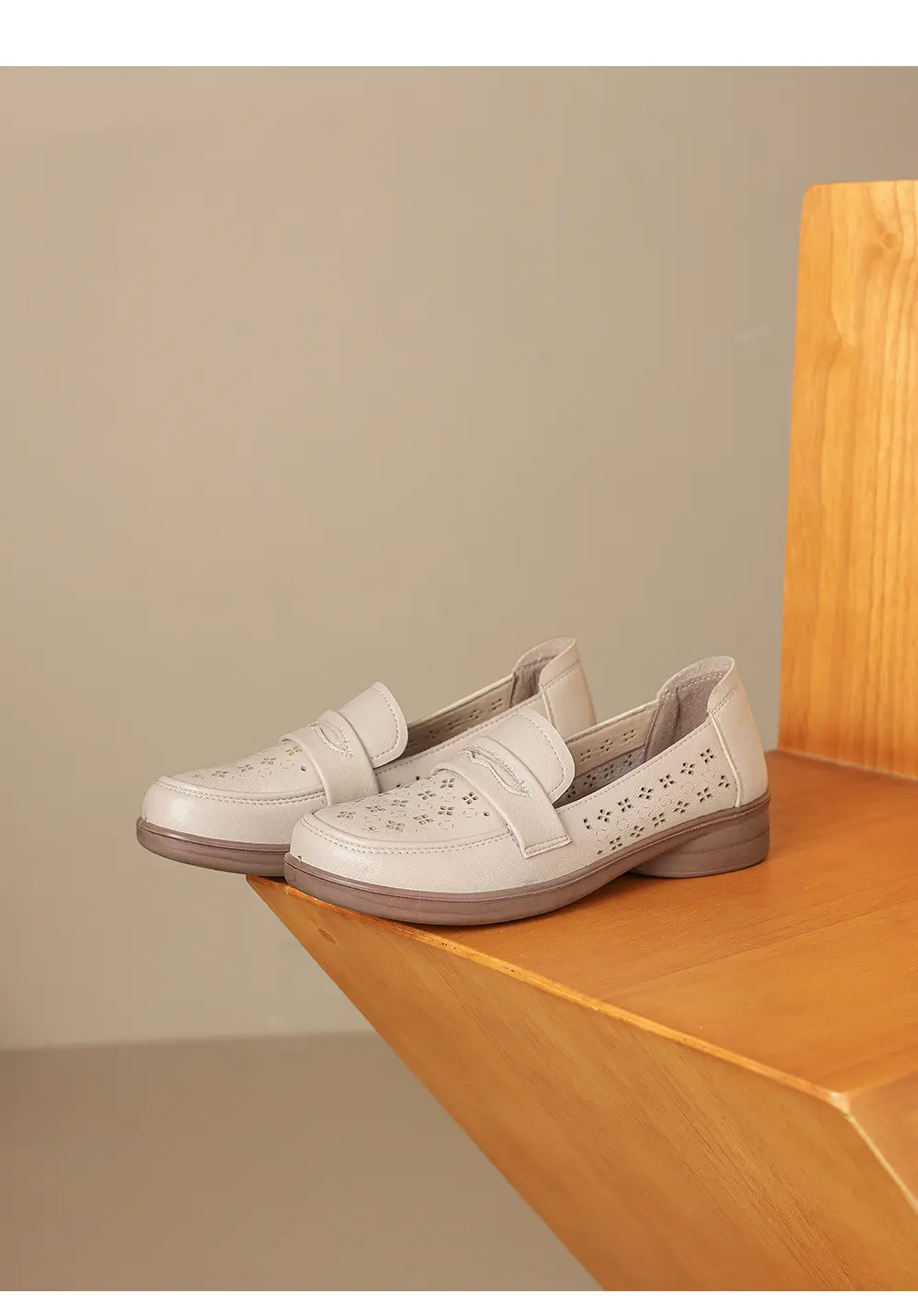 Loafers made of soft leather, comfortable “mom shoes” flat, casual footwear, Collection Year 2026, soft sole, easy to put on — chobi 12
