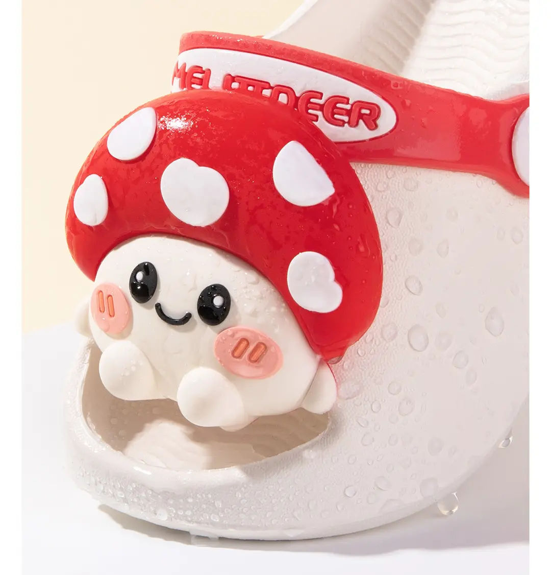 (Wholesale), children's cartoon sandals, wear-resistant Crocs-style slippers for early age, breathable mule, soft sole — chobi 16