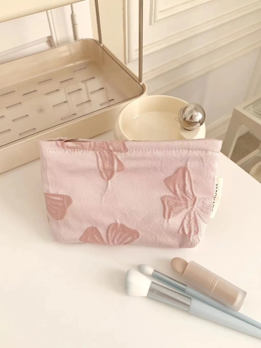 Retro cosmetic bag with bow, lipstick for skin care, handheld capacious storage bag — chobi 5
