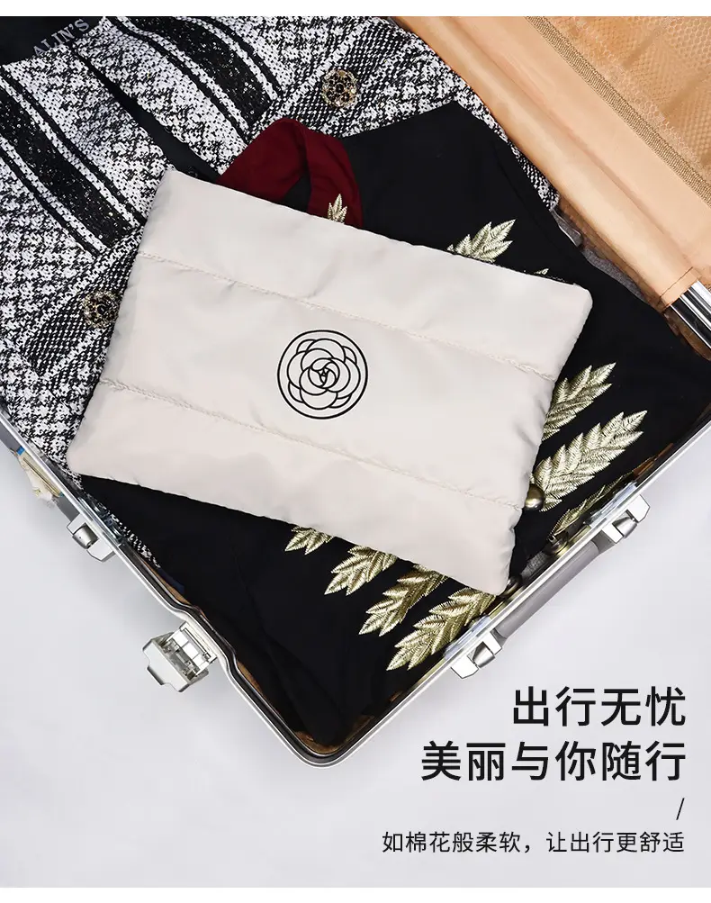 Mountain tea, capacious high quality handheld cosmetic bag, travel bag, Chanel style — chobi 10