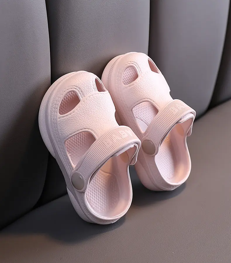 Children's summer Crocs-style slippers for boys, non-slip beach beach footwear for early age, cartoon mule, soft sole — chobi 20