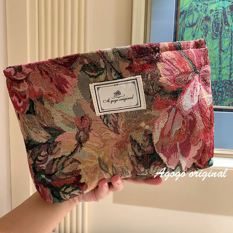 Retro cosmetic bag, capacious handheld storage bag for traveling with zipper, increased thickness — chobi 21