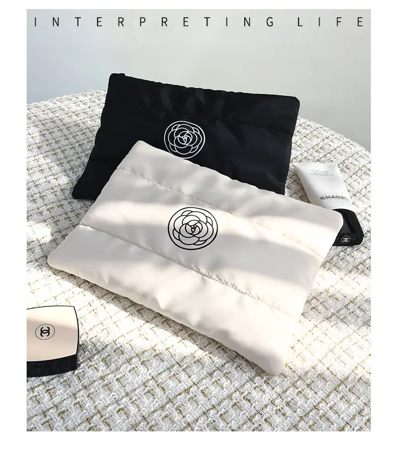 Mountain tea, capacious high quality handheld cosmetic bag, travel bag, Chanel style — chobi 3