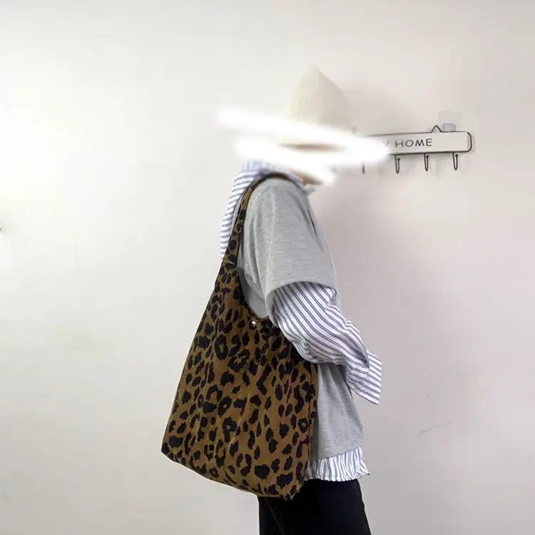 Universal one-shoulder bag, brand cloth bag — chobi 7