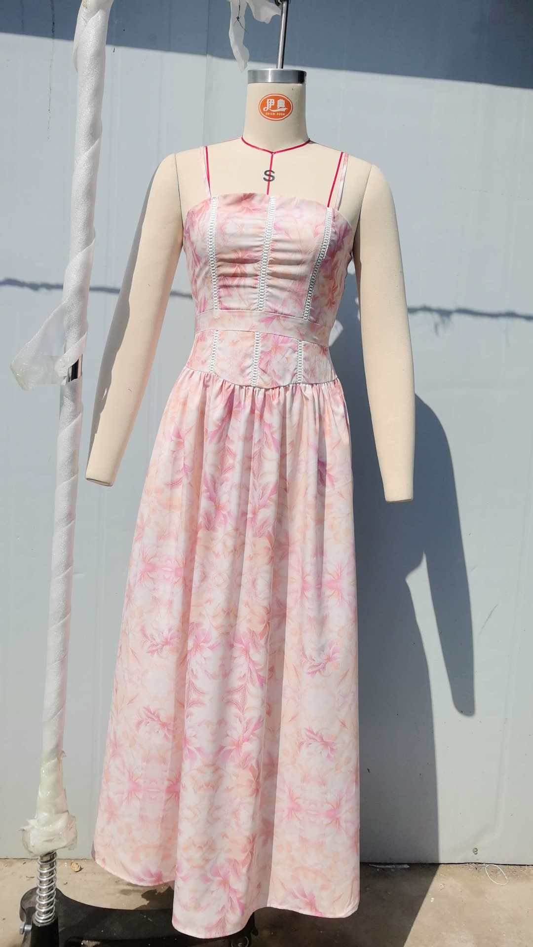 Elegant fashionable dress, skirt, high-quality style, french style, lifting effect, floral print — chobi 22