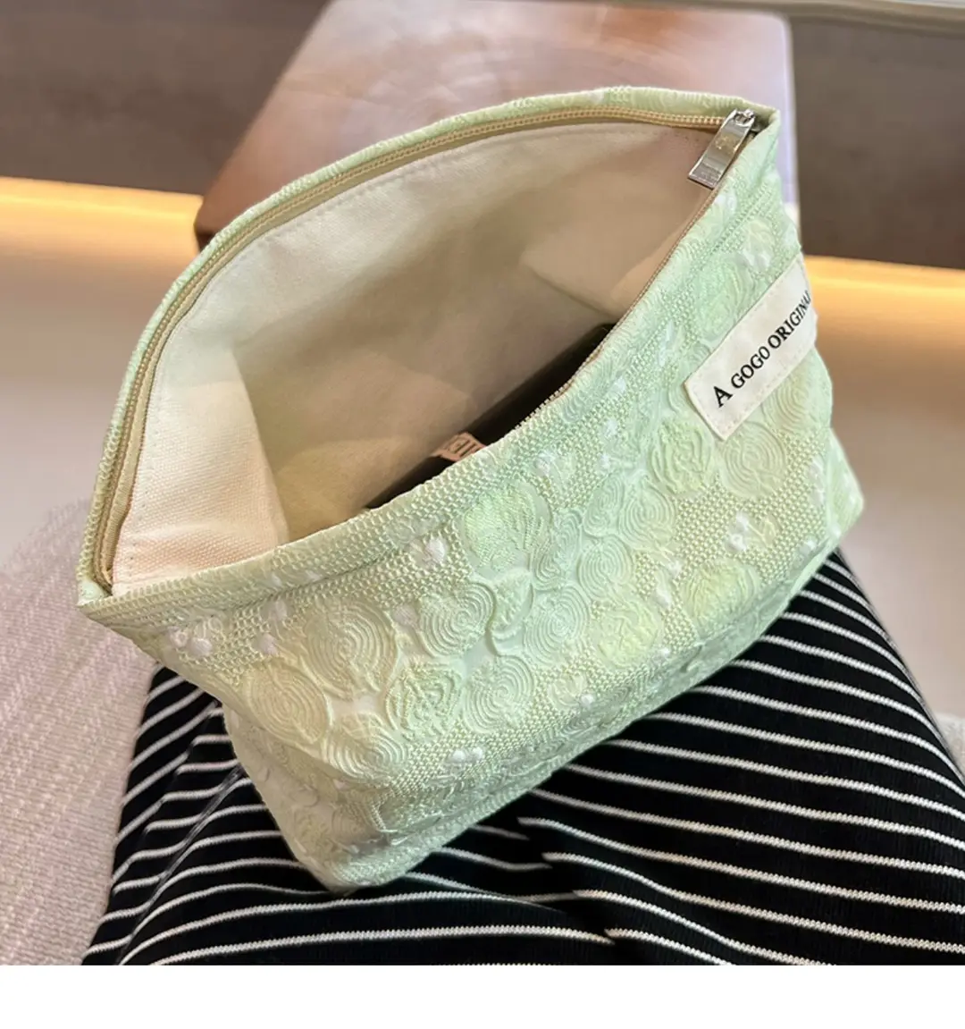 Japanese capacious handheld cosmetic bag, fresh organizer bag, small clutch bag, in Japanese style — chobi 11