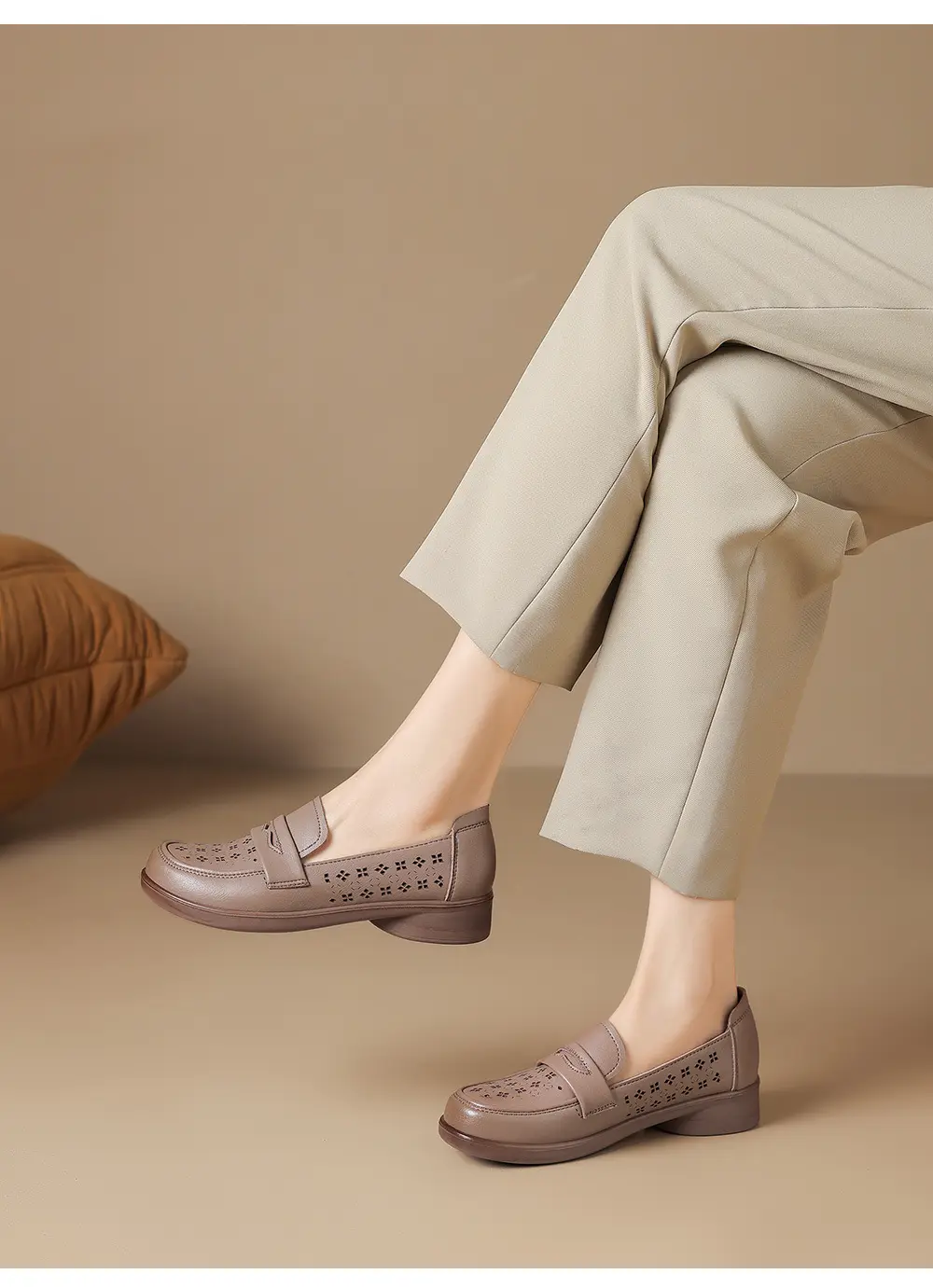 Loafers made of soft leather, comfortable “mom shoes” flat, casual footwear, Collection Year 2026, soft sole, easy to put on — chobi 18
