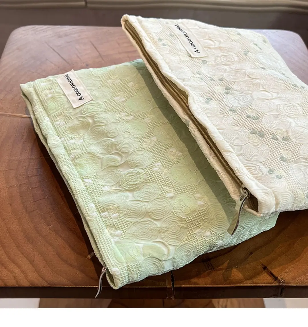Japanese capacious handheld cosmetic bag, fresh organizer bag, small clutch bag, in Japanese style — chobi 12