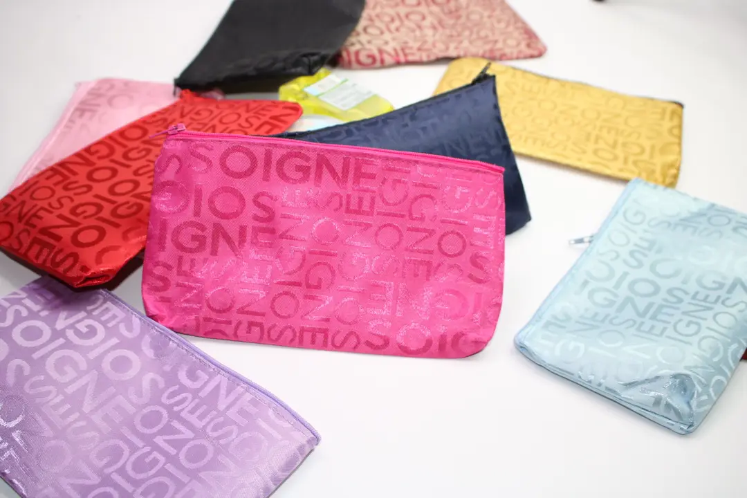 Cosmetic bag, storage system, wallet, hand loop bag, small clutch bag with zipper, cosmetic lipstick, South Korea — chobi 25
