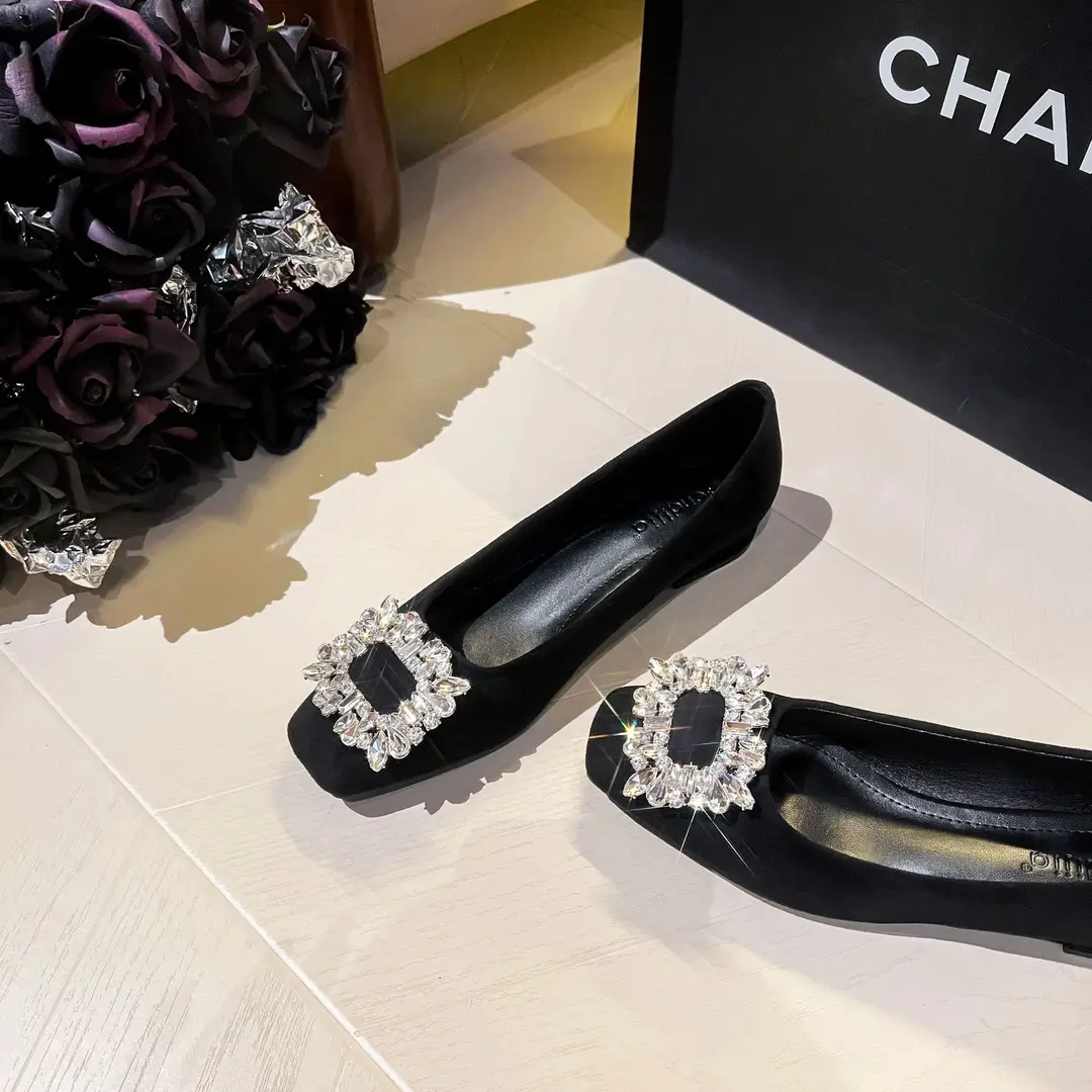 Elegant fashionable shoes with rhinestones low-cut stiletto heels flat, french style, 2024 years, city style — chobi 1