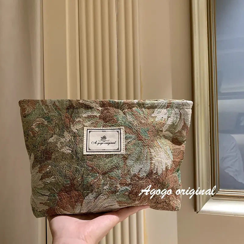 Retro cosmetic bag, capacious handheld storage bag for traveling with zipper, increased thickness — chobi 19