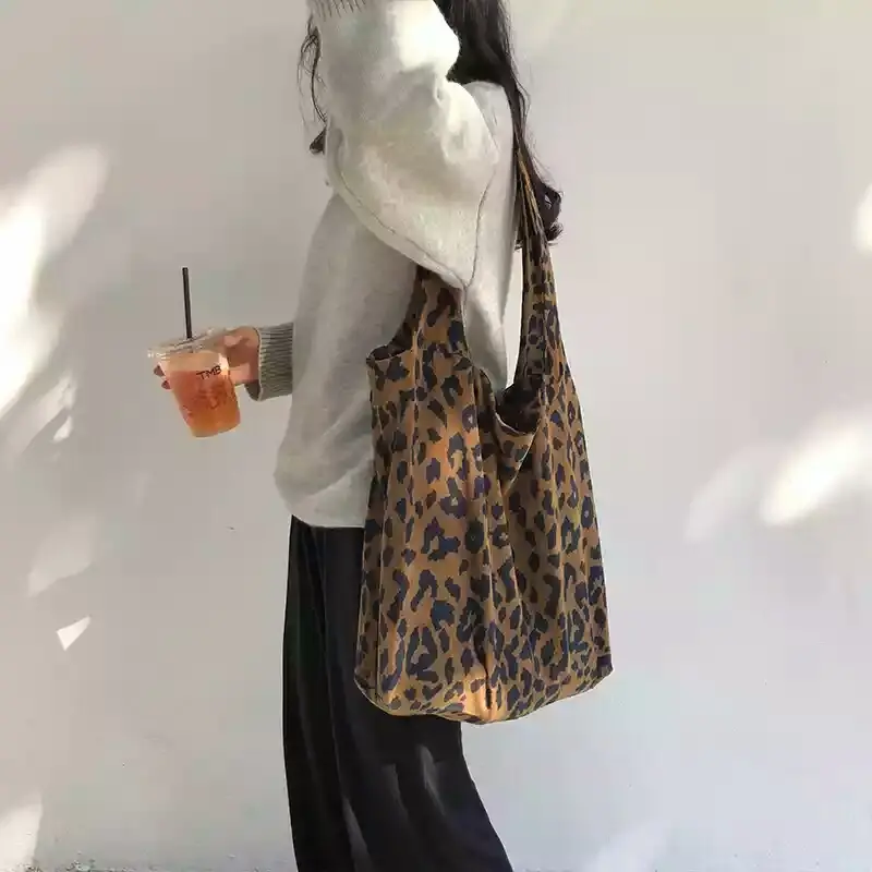 Universal one-shoulder bag, brand cloth bag — chobi 18