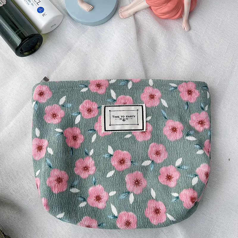 Retro cosmetic bag, cloth, storage bag for traveling, handheld organizer bag, flowered — chobi 14