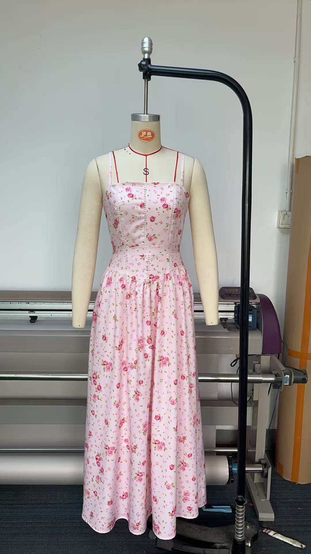 Elegant fashionable dress, skirt, high-quality style, french style, lifting effect, floral print — chobi 1