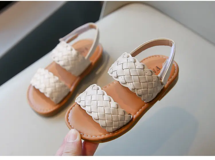 Summer children's beach woven fashionable sandals open toe, spring 2026 collection, Korean style, soft sole, princess style — chobi 23