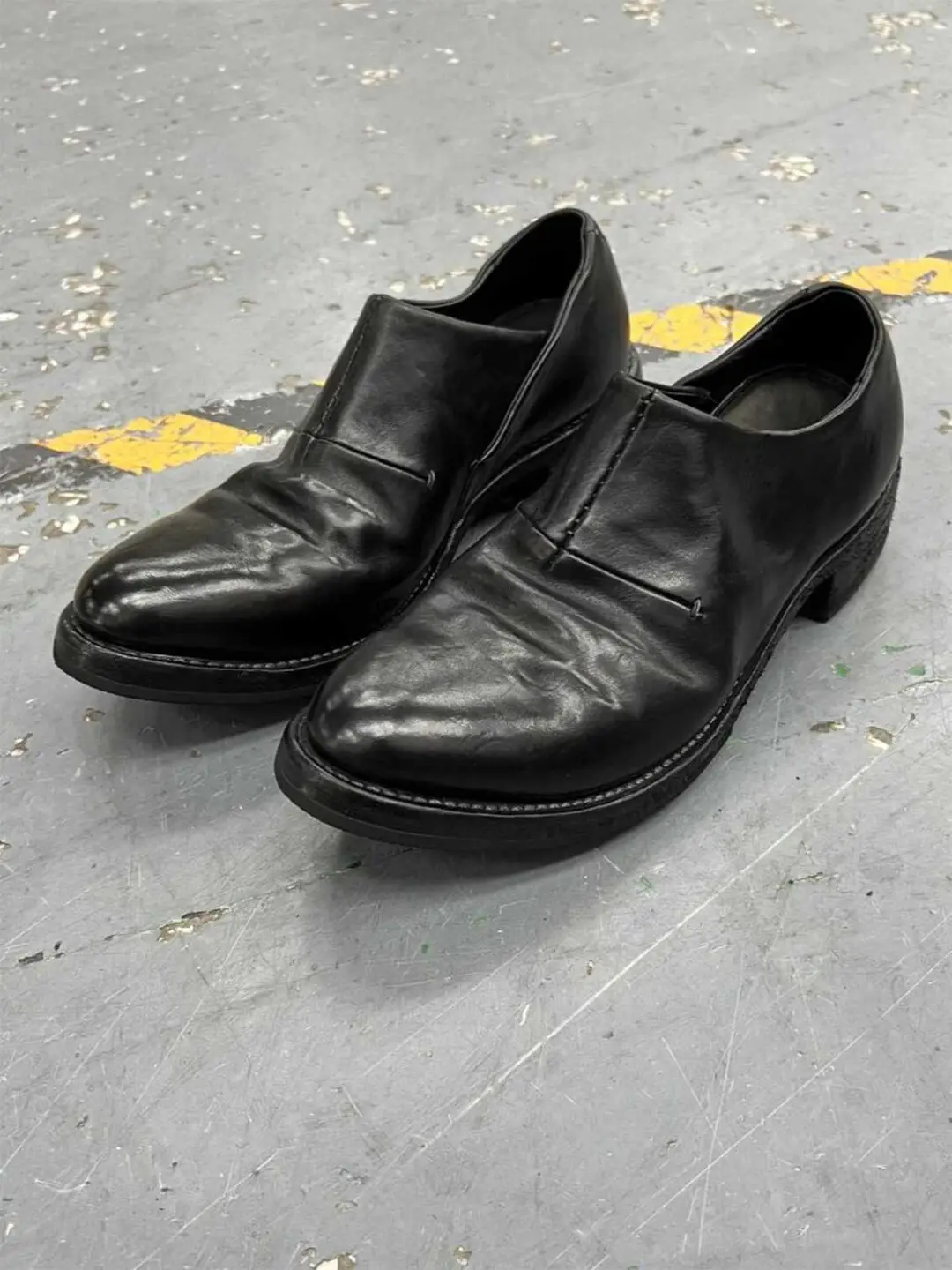 Black shoes, slip-ons with decorative stitching, loafers pointed-toe — chobi 6
