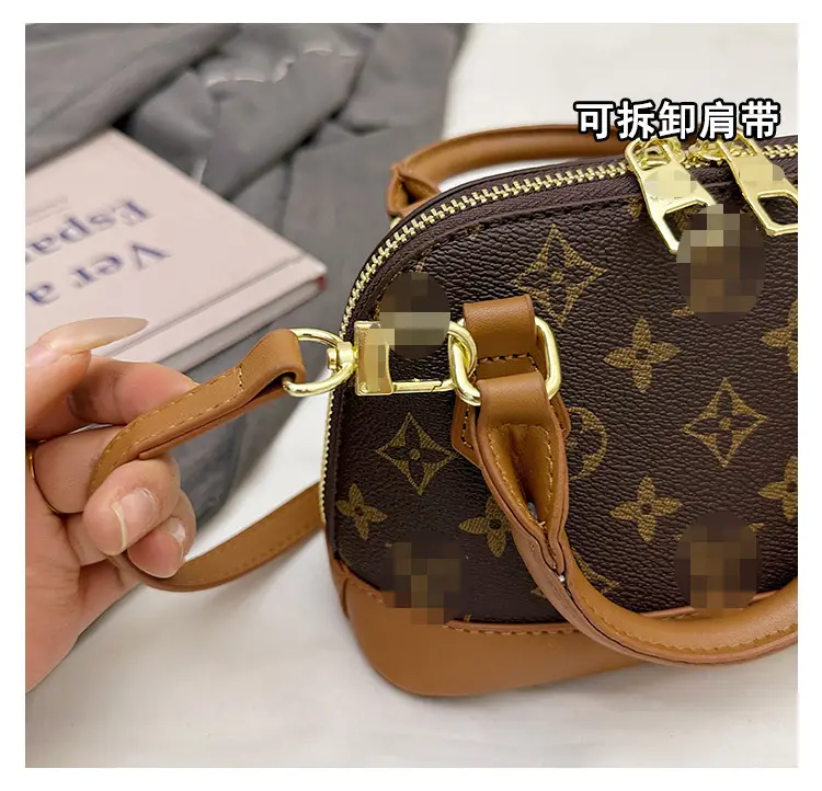 (Cross-border trading), (Wholesale), capacious one-shoulder bag — chobi 9