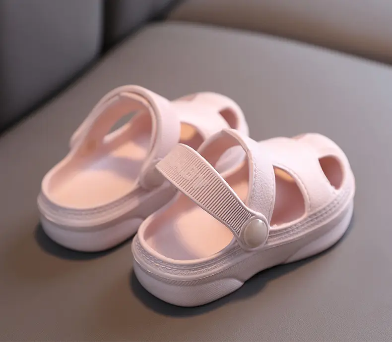 Children's summer Crocs-style slippers for boys, non-slip beach beach footwear for early age, cartoon mule, soft sole — chobi 23