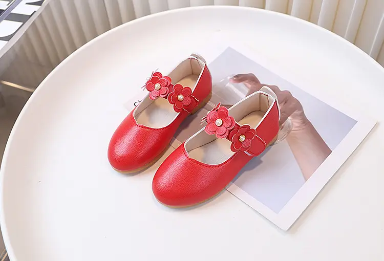 Children's white shoes made of black leather for students — chobi 30