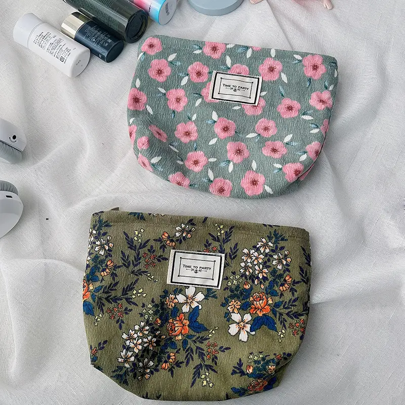 Retro cosmetic bag, cloth, storage bag for traveling, handheld organizer bag, flowered — chobi 11