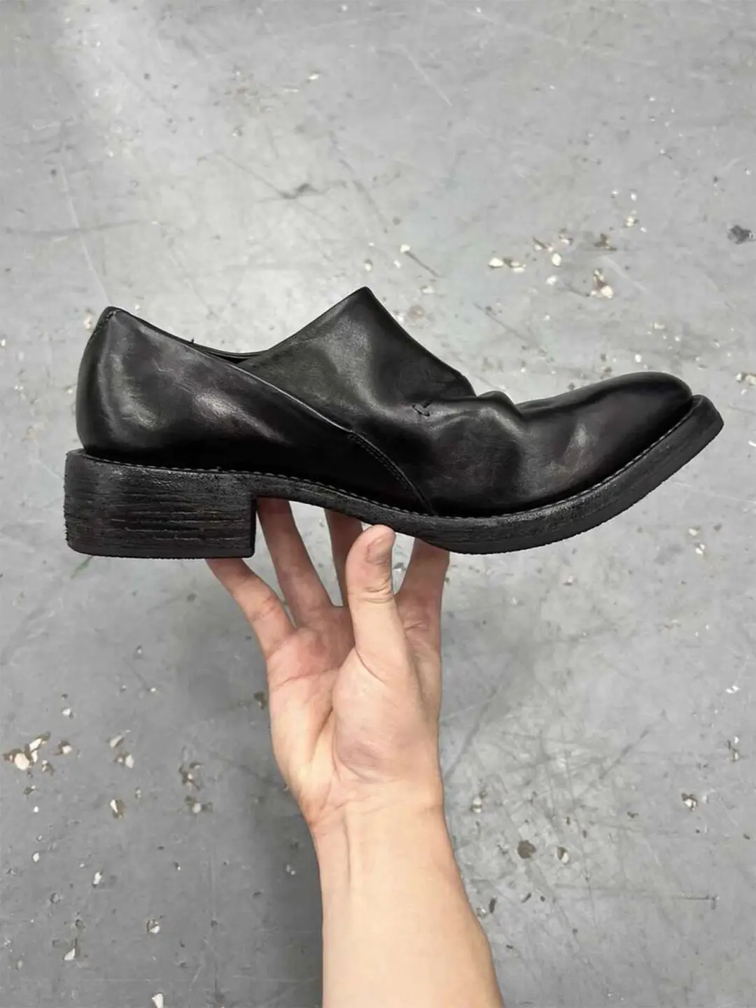 Black shoes, slip-ons with decorative stitching, loafers pointed-toe — chobi 4