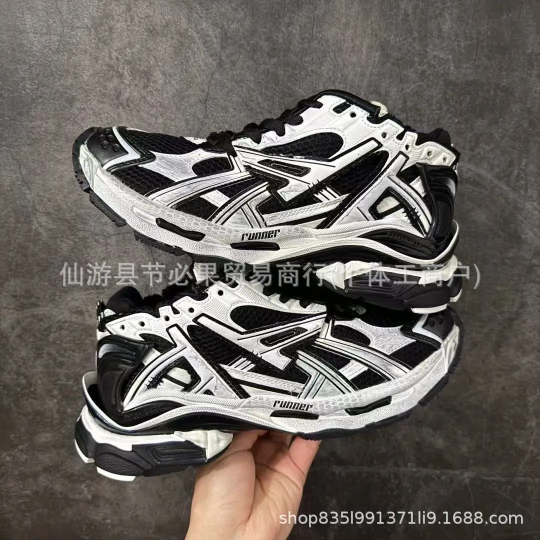 Sneakers platform, retro casual footwear for men and women, with a vintage distressed effect, height increasing — chobi 4