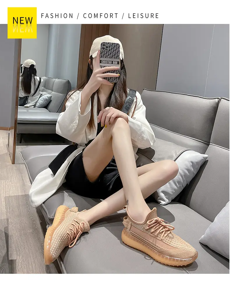 Breathable fashionable running sneakers, soft sole — chobi 29
