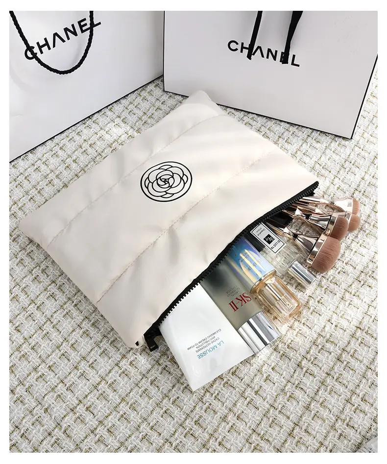 Mountain tea, capacious high quality handheld cosmetic bag, travel bag, Chanel style — chobi 13