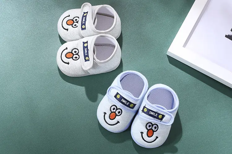 Spot hot baby shoes anti-slip toddler shoes beef tendon soft sole baby shoes children's shoes newborn shoes baby full moon shoes — chobi 23