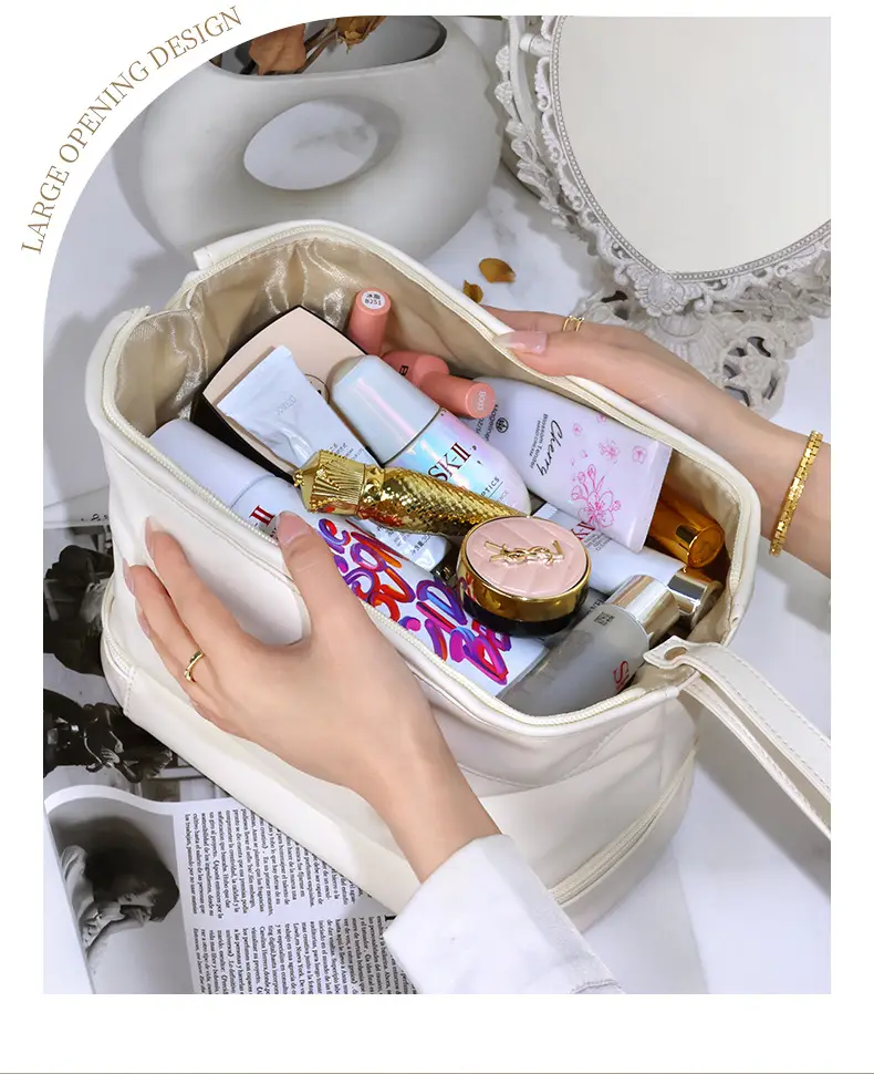 Cosmetic bag, handheld polyurethane capacious shoulder bag for traveling, high quality organizer bag, high-end — chobi 5