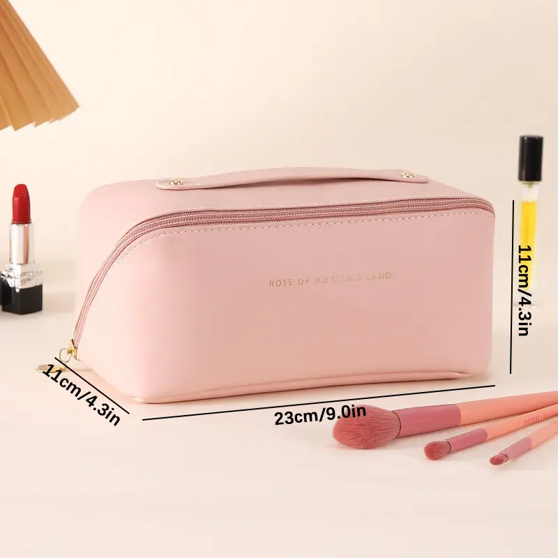 Fashionable handheld cosmetic bag to go out, capacious organizer bag for traveling, high quality polyurethane purse — chobi 23