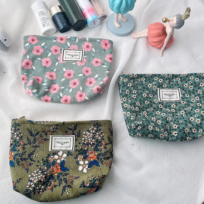 Retro cosmetic bag, cloth, storage bag for traveling, handheld organizer bag, flowered — chobi 10