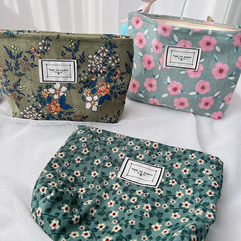 Retro cosmetic bag, cloth, storage bag for traveling, handheld organizer bag, flowered — chobi 12