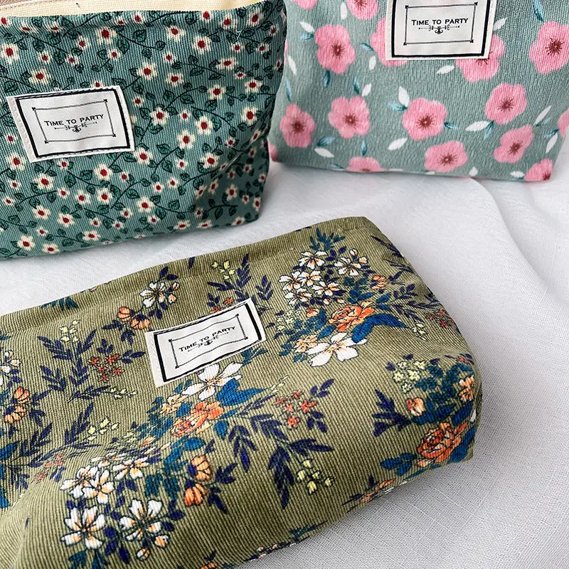 Retro cosmetic bag, cloth, storage bag for traveling, handheld organizer bag, flowered — chobi 13