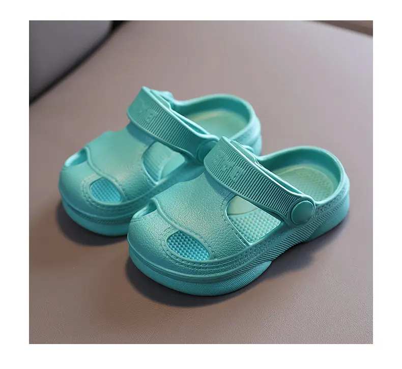 Children's summer Crocs-style slippers for boys, non-slip beach beach footwear for early age, cartoon mule, soft sole — chobi 18