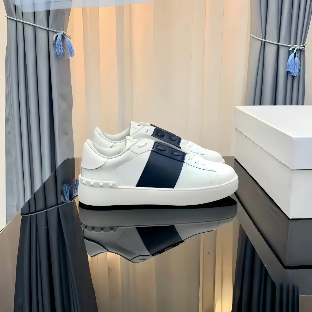 Fashionable universal sports white white sneakers with studs for men and women platform, height increasing — chobi 1