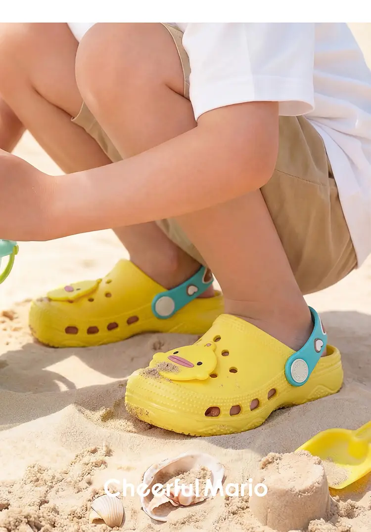Children's cute Crocs-style slippers for boys, beach mule, soft sole, closed heel, closed toe — chobi 25