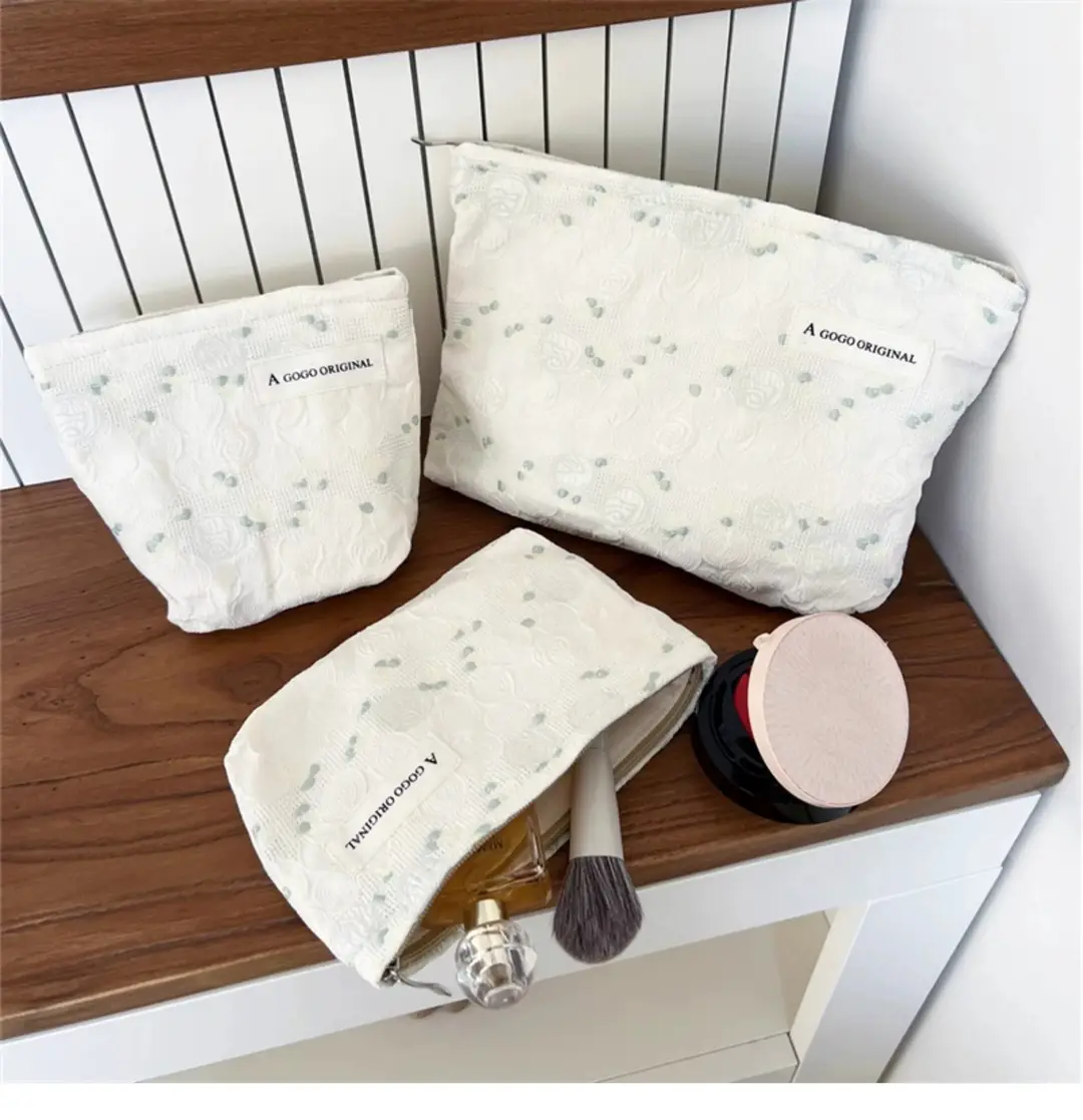 Japanese capacious handheld cosmetic bag, fresh organizer bag, small clutch bag, in Japanese style — chobi 5