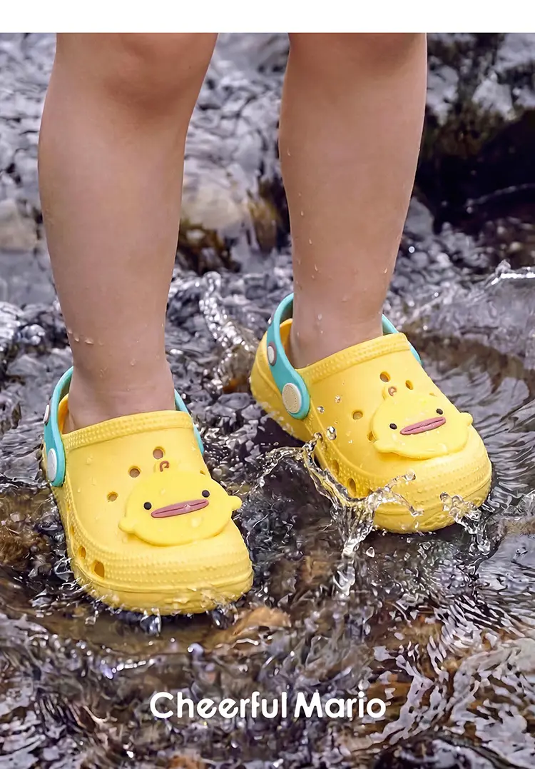 Children's cute Crocs-style slippers for boys, beach mule, soft sole, closed heel, closed toe — chobi 18