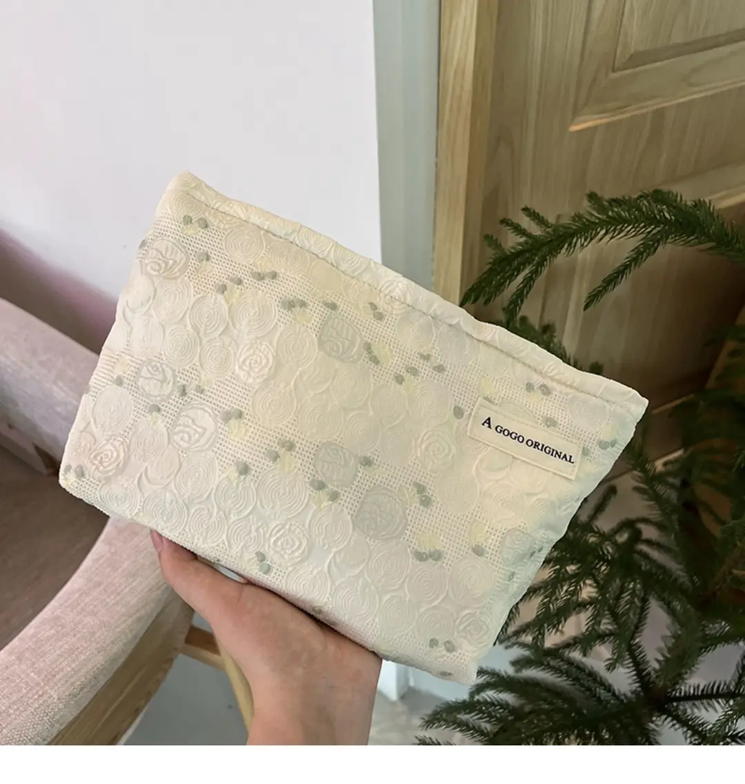 Japanese capacious handheld cosmetic bag, fresh organizer bag, small clutch bag, in Japanese style — chobi 15