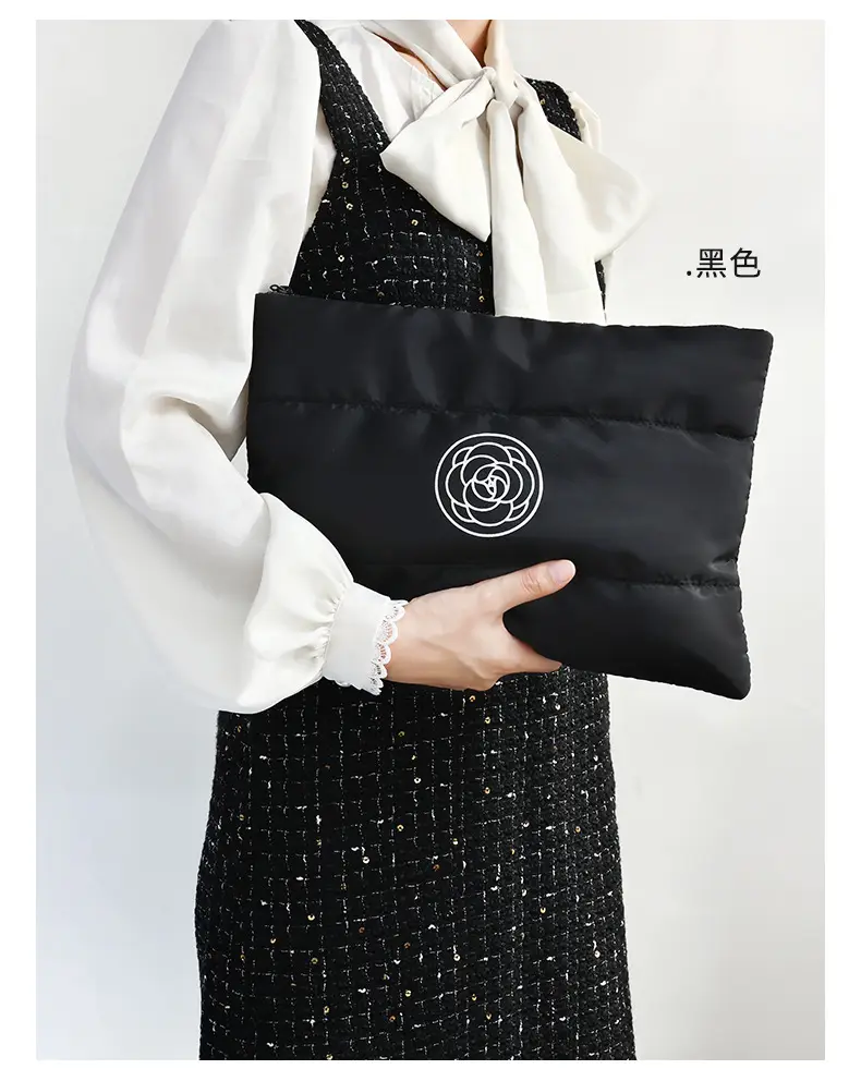 Mountain tea, capacious high quality handheld cosmetic bag, travel bag, Chanel style — chobi 9