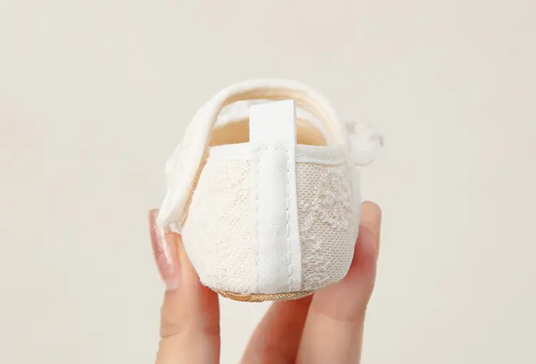 Manufacturer spot wholesale new spring baby Korean lace princess shoes Girls' anti-slip soft sole toddler shoes — chobi 6