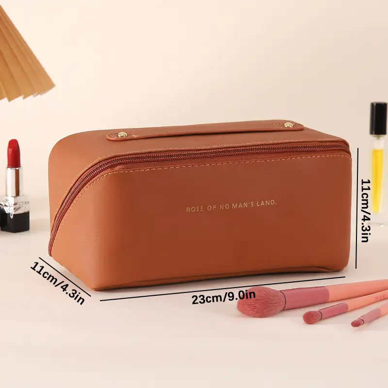 Fashionable handheld cosmetic bag to go out, capacious organizer bag for traveling, high quality polyurethane purse — chobi 30