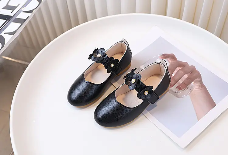 Children's white shoes made of black leather for students — chobi 26
